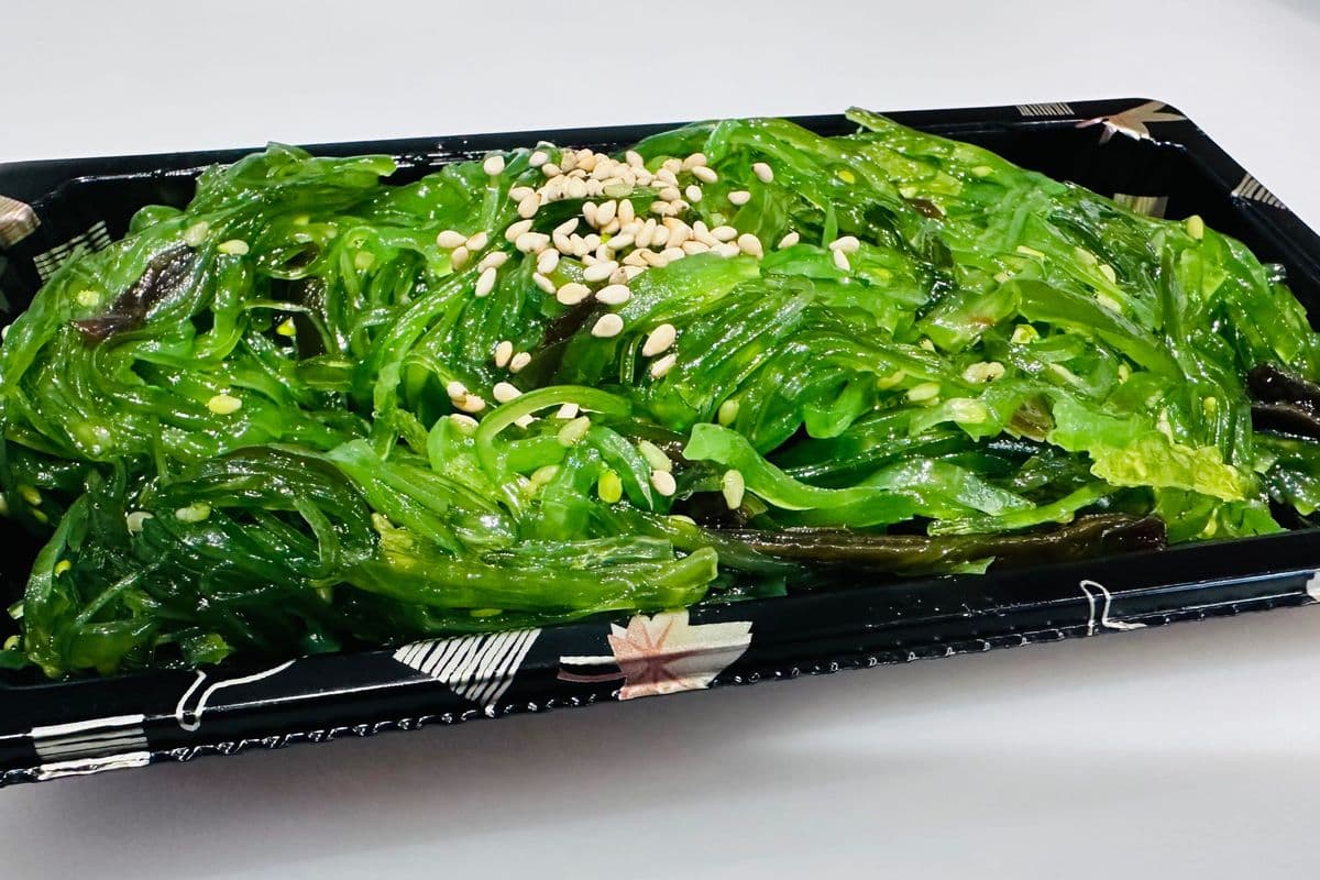 A8.Seaweed Salad