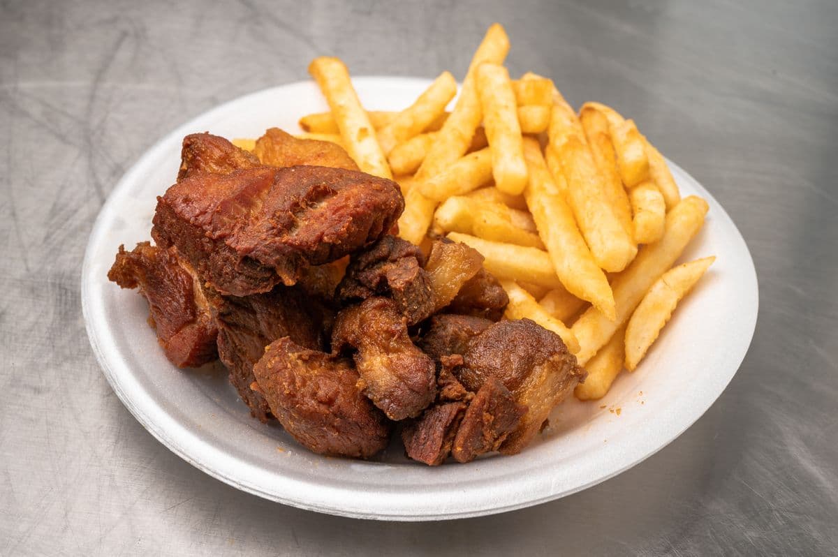 Carnitas con Papas Fritas