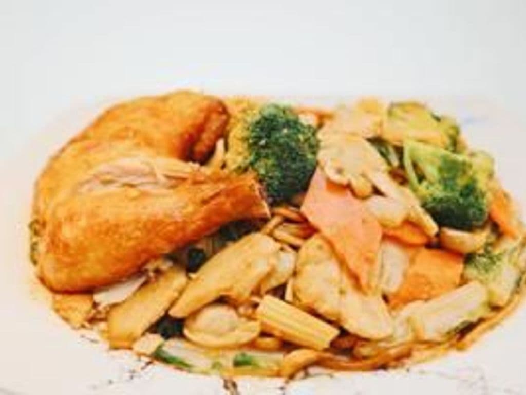 105.Special Chicken Lo-Mein