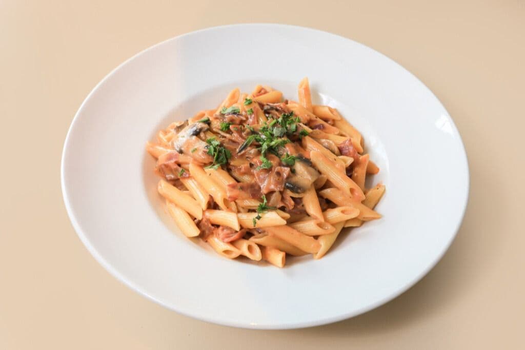 Linguini carbonara chaud (pour 2) / Hot Linguini Carbonara (For 2)