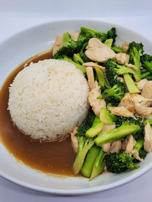 S70D. Stir Fried Chicken with Broccoli