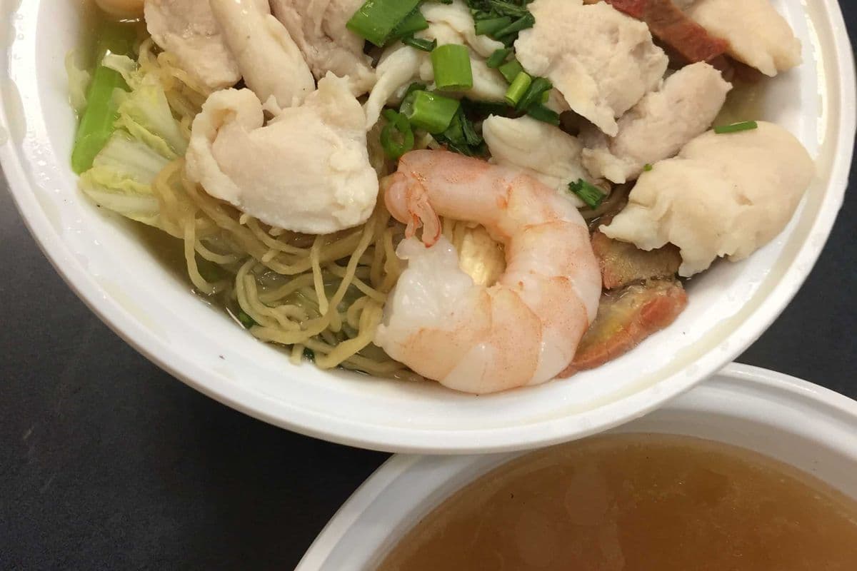 23. War Won Ton With Noodle (Extra Large)