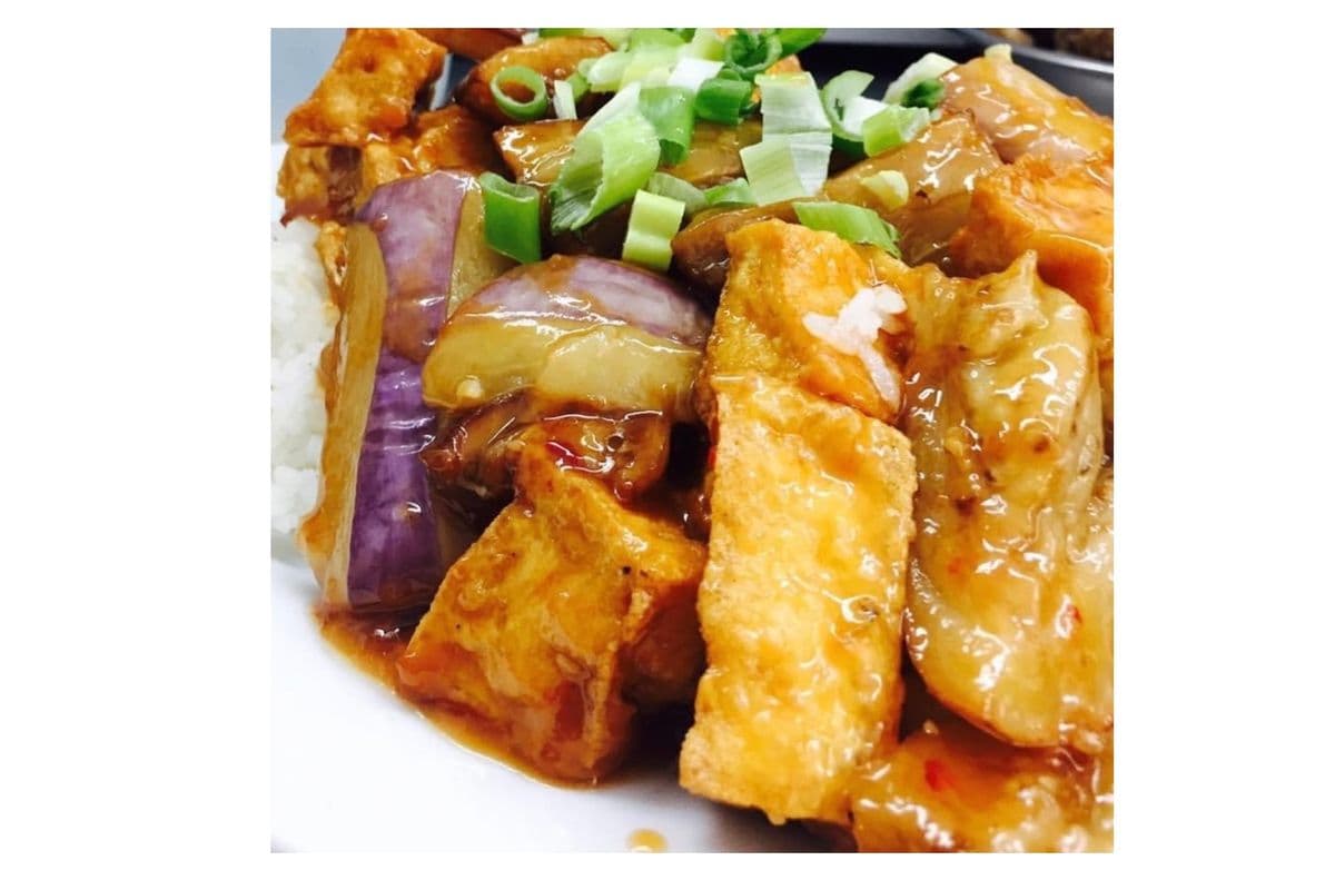 126. Eggplant with Tofu (Hot) / 魚香茄子豆腐