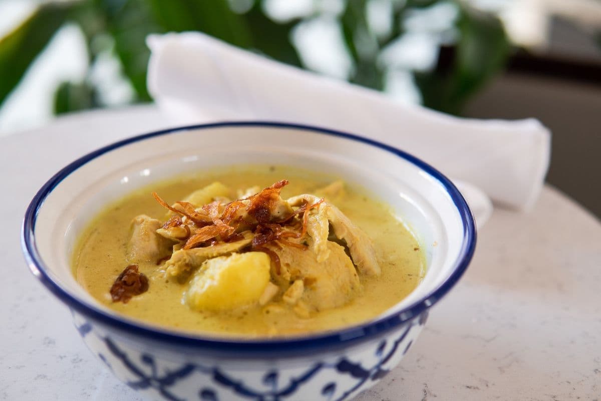 Three Pagodas Chicken Curry (Garee)
