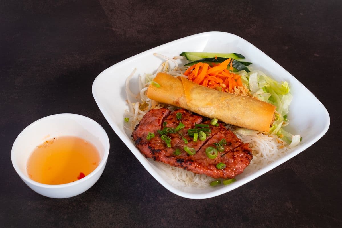 B6. Grilled Minced Pork and Fried Roll Vermicelli - Bun Nem Nuong, Cha Gio