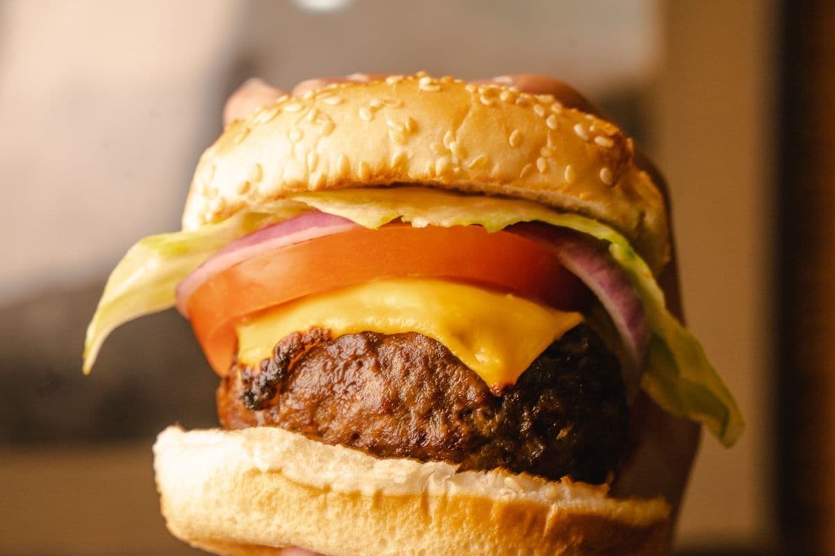 4. Monsieur Cheeseburger / Mister Cheeseburger