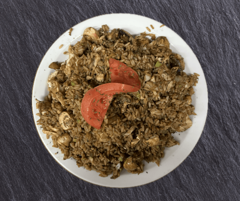 Riz frit au poulet et champignons - Complet