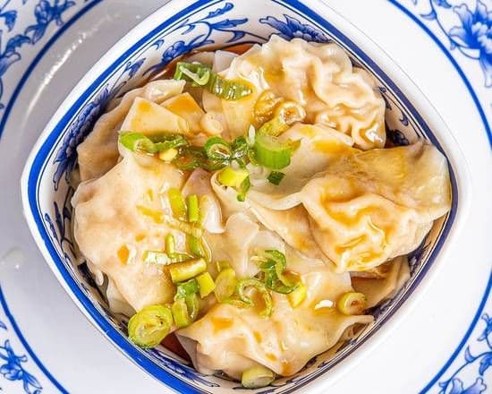 Pork Wonton with Chili Sesame Sauce (12) / 猪肉炒手-C1