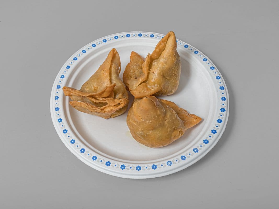 Two Pieces Vegetarain Samosa
