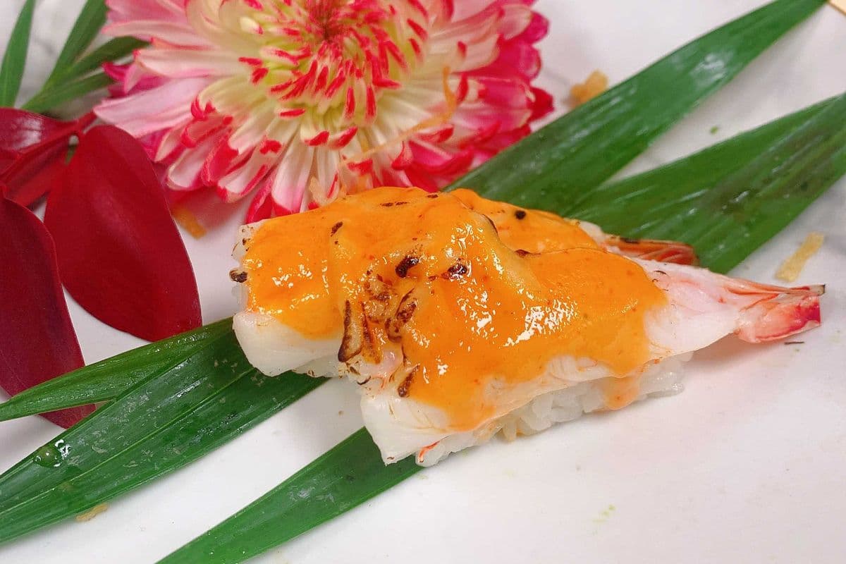 H05. Shrimp Sushi (3 pcs)