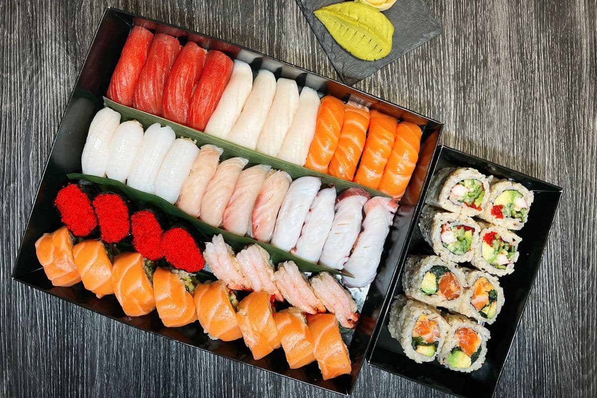 V6 Vintage Sushi And Roll 56 pcs (for 4)