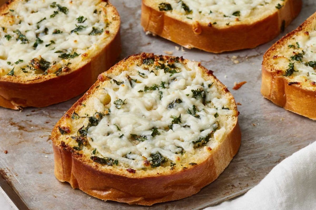 Garlic Cheesy Bread