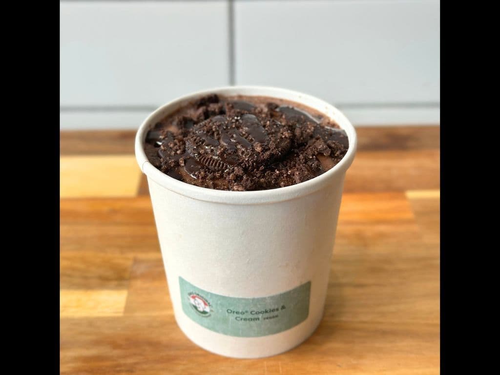 Vegan Oreo Cookies and Cream Ice Cream