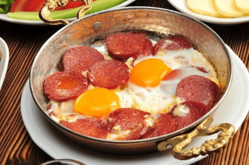 Sucuk and Eggs