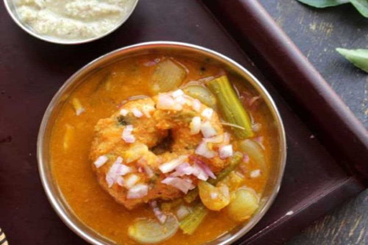 Sambar or Rasa Vadai (2 Pcs)