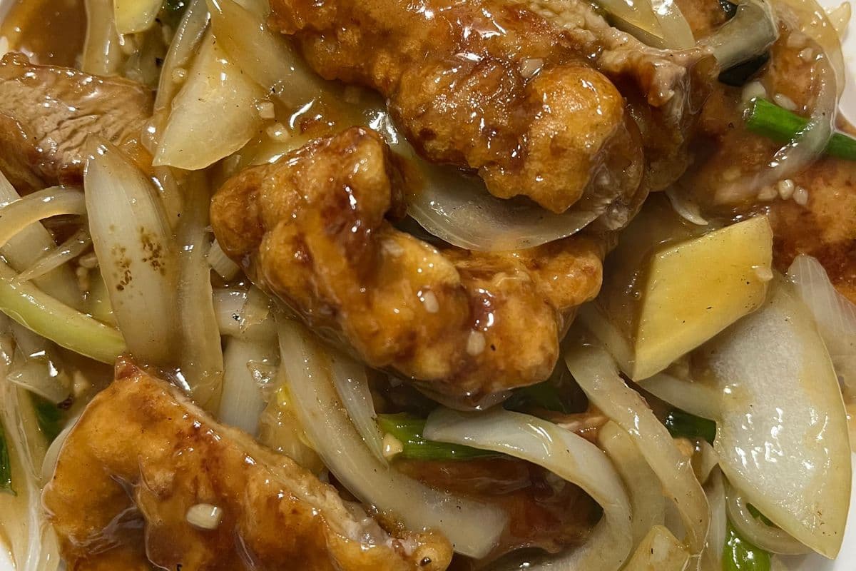 Pork Chop with Ginger and Onions on Rice 姜葱猪扒饭