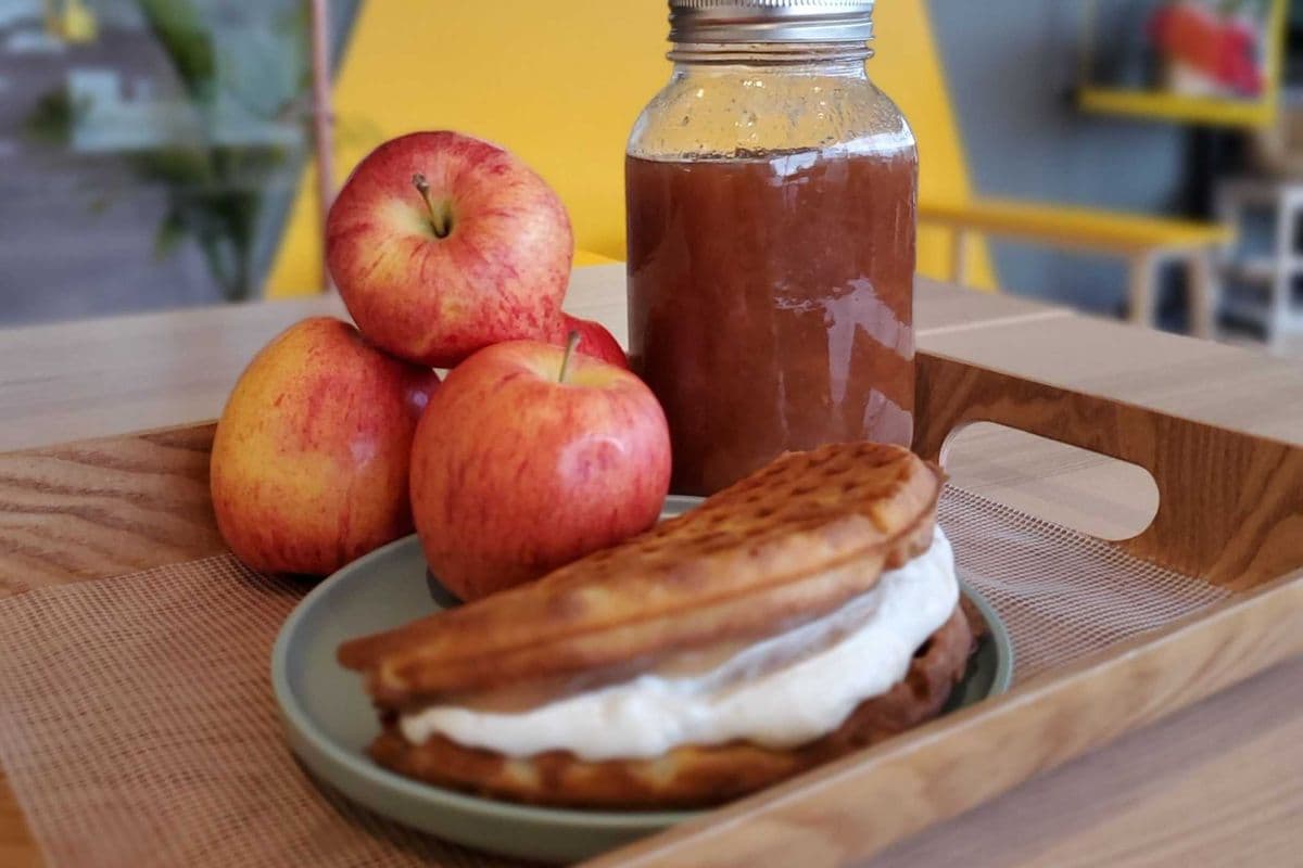 Street Apple Waffle