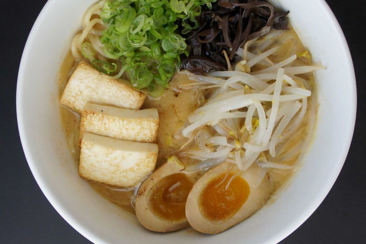 D6003 Vegetarian Miso Ramen (egg not included)