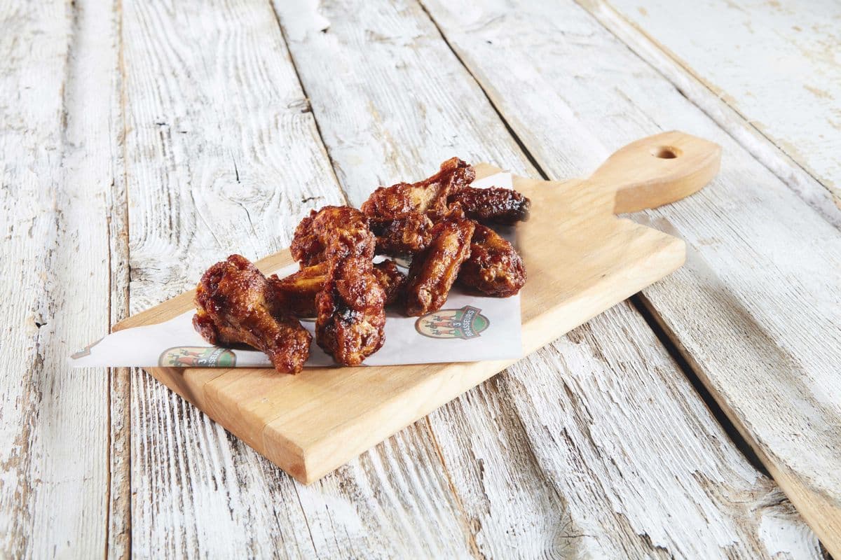 Classic Chicken Wings (8) / Ailes de poulet classiques (8)
