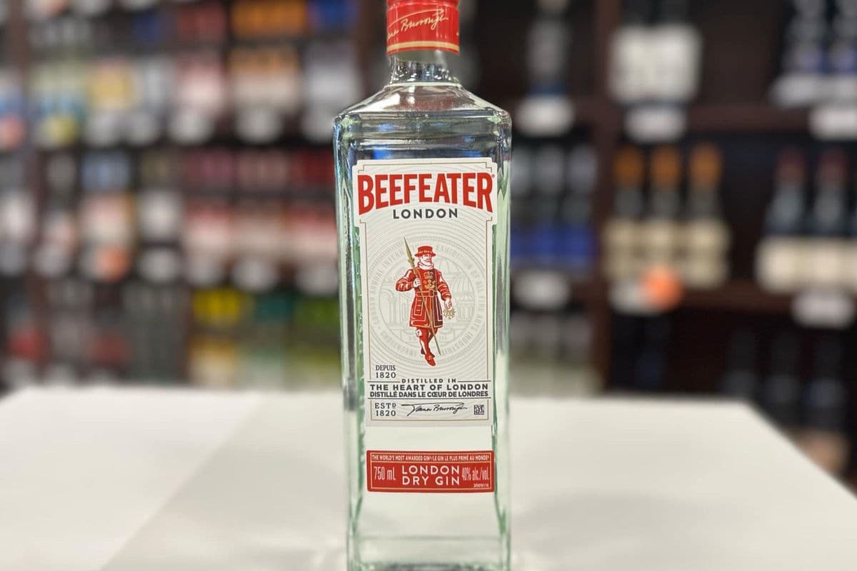 BEEFEATER LONDON DRY GIN (1 x 750 mL)