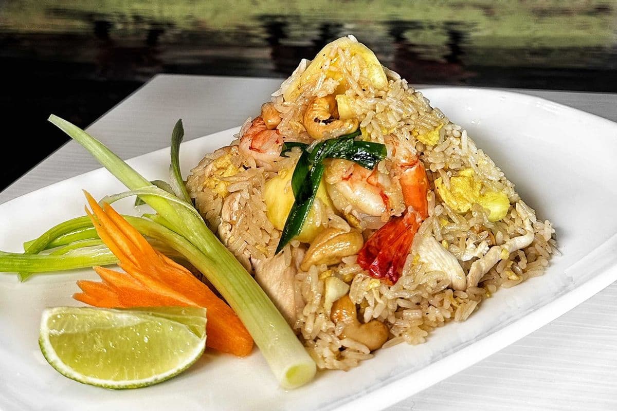 R3. Pineapple Fried Rice - Khao Pad Sapparod