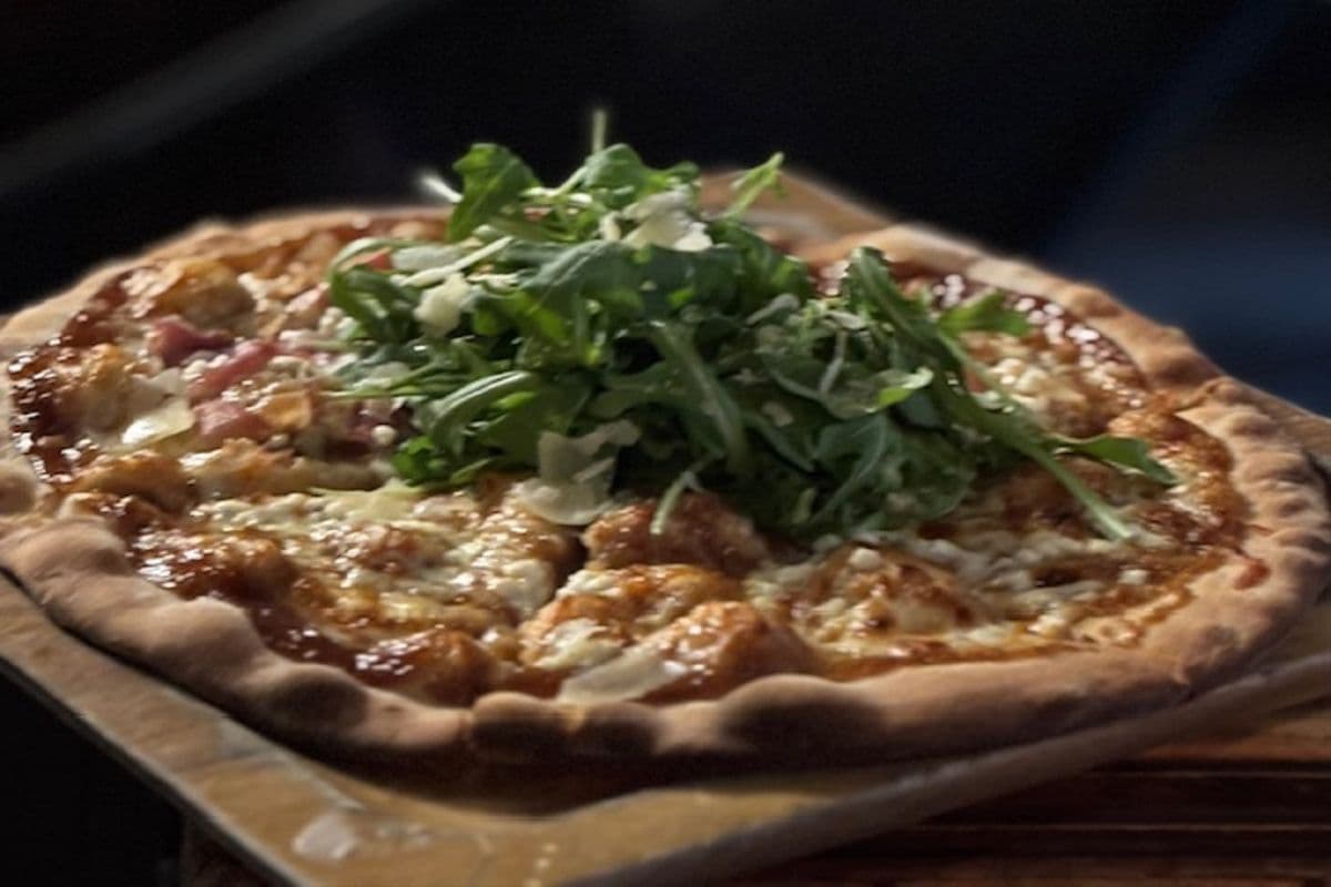 Fig-Prosciutto Arugula Pizzam (MYO)