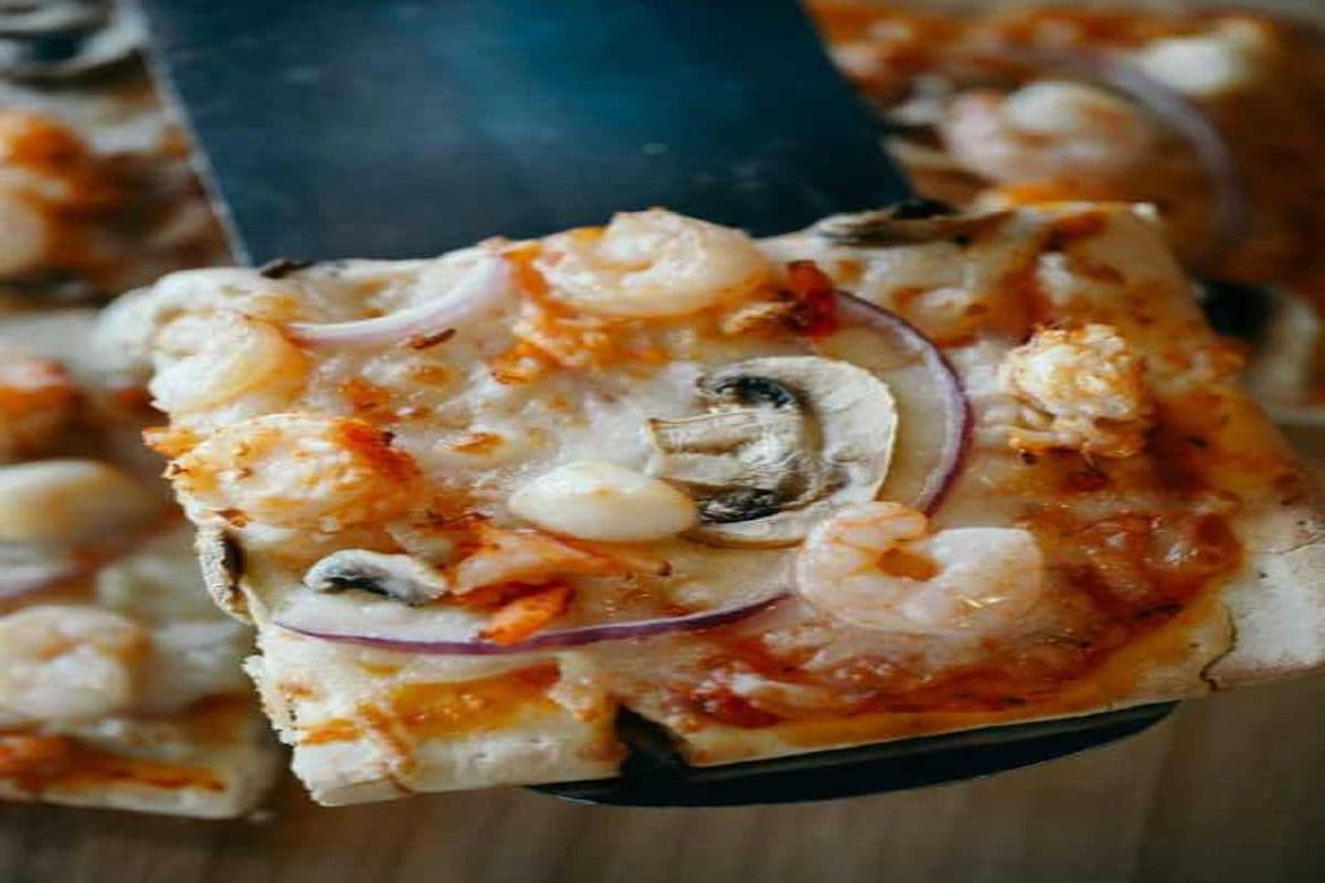 9" Total Seafood Pizza
