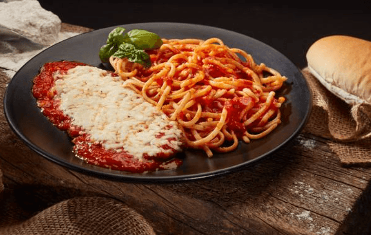 Veau parmigiana avec pâtes / Veal Parmigiana with Pasta