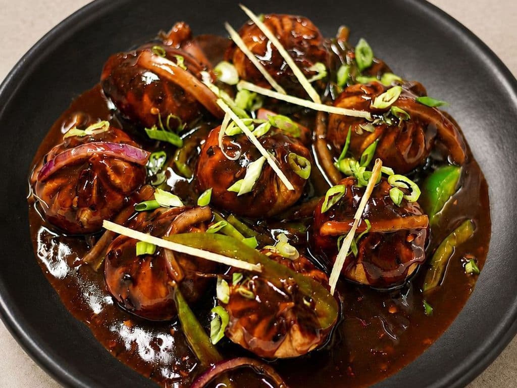 Garlic Chilli Momos (8pcs)