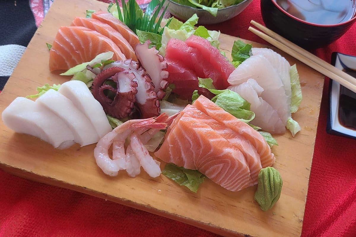 House Sashimi Combination (21 pcs)