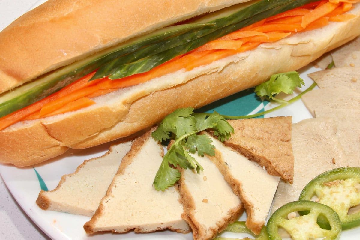 V7. Vegetarian Bánh Mì