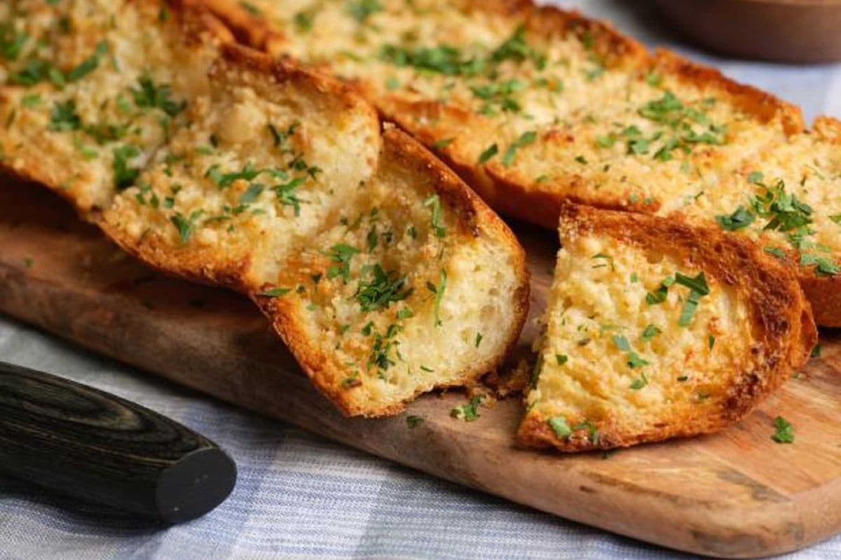 Pain à l'ail / Garlic Bread