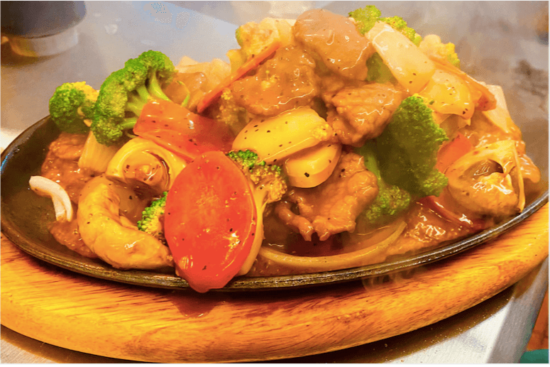 22b. Black Pepper Sauce with Beef (鐵板黑椒牛肉)