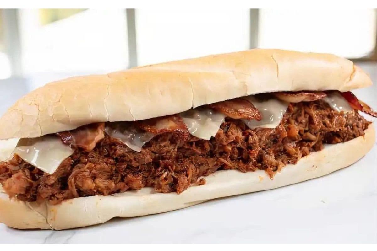 Sweet Memphis Pulled Pork and Bacon Sandwich