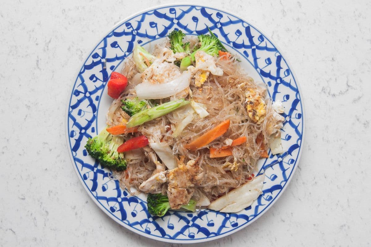 Glass Noodles Stir Fry (Pad Woon Sen Gai)