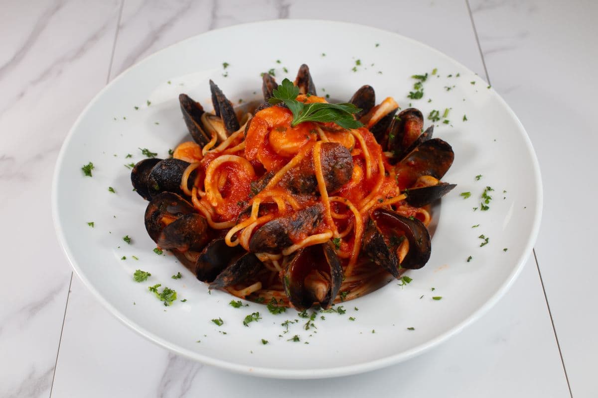 Linguine de Mari (Mixed Seafood)