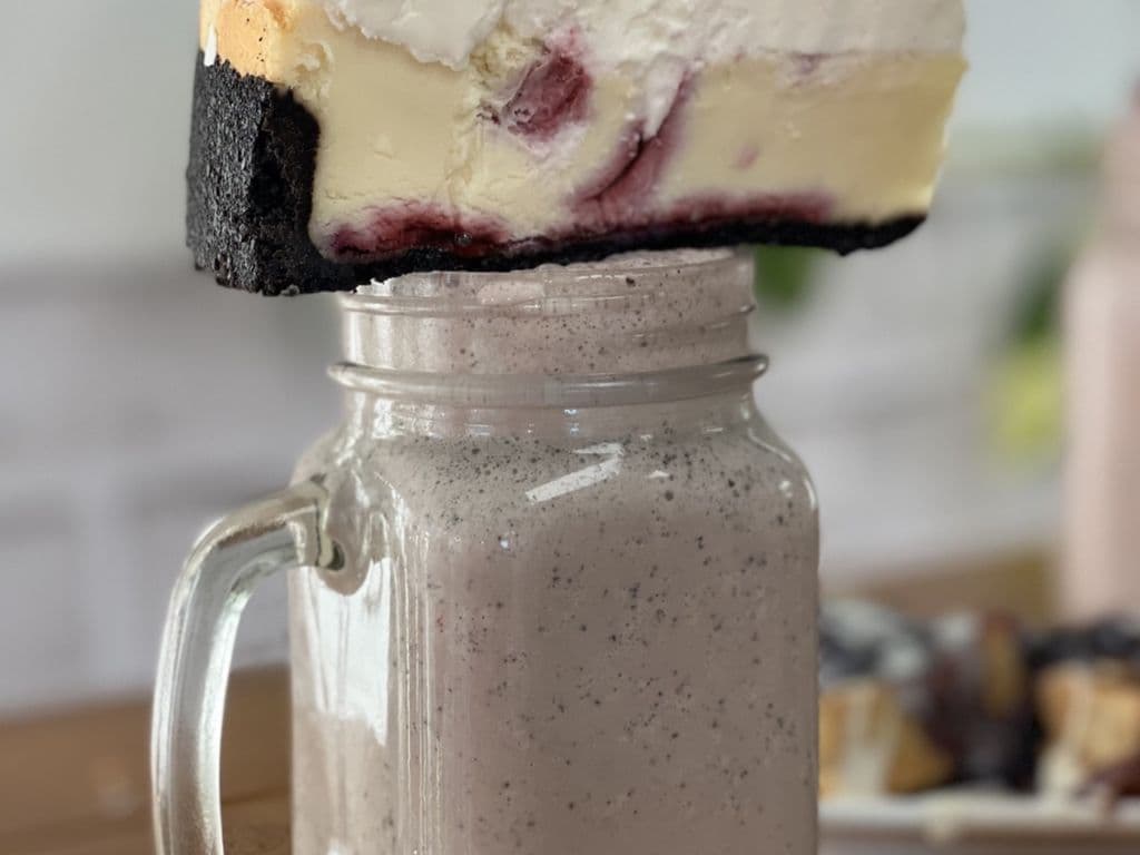 Raspberry White Chocolate Cake Shake
