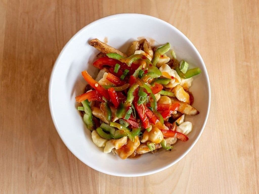Thai Poutine Aigre Douce/ Thai Sweet N' Sour Poutine