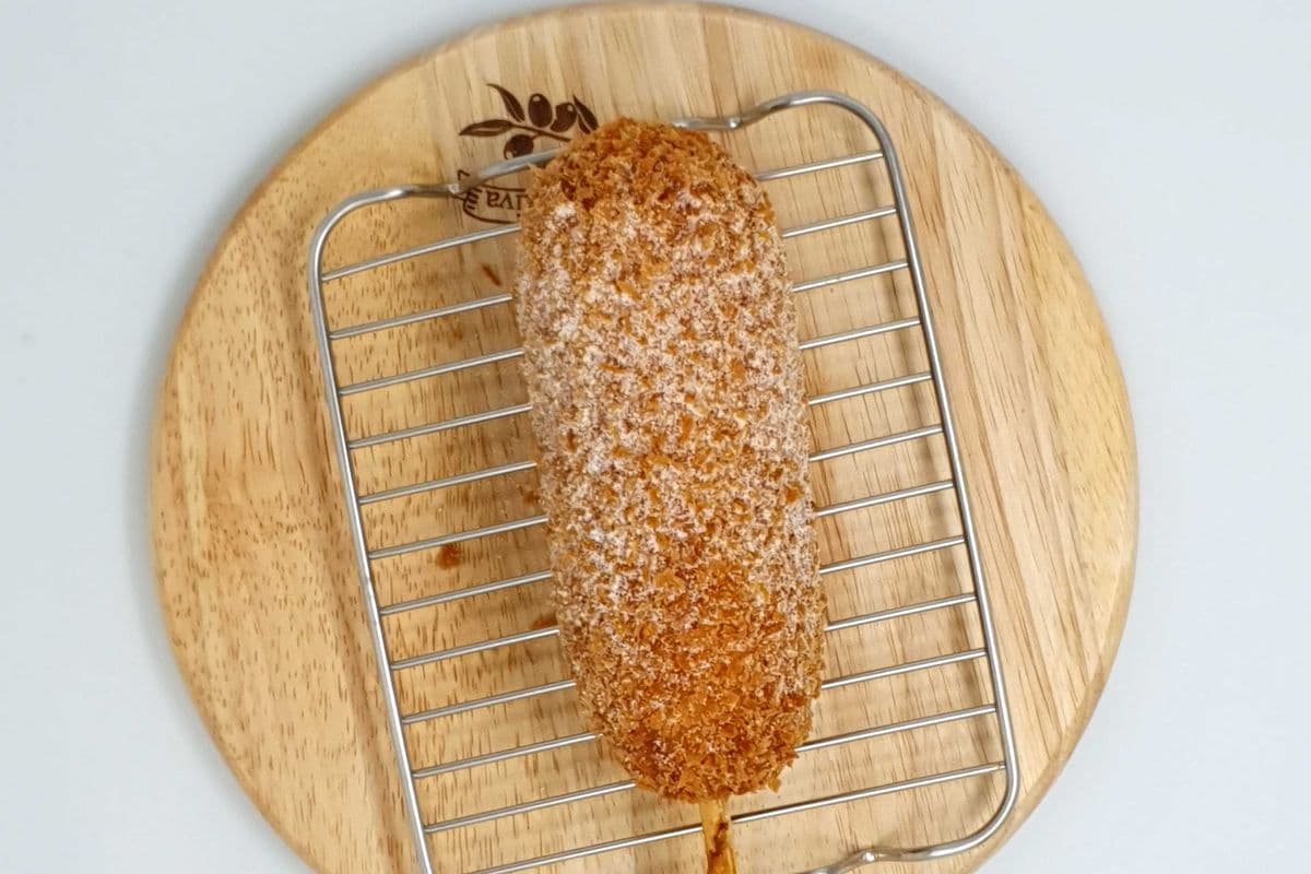 Whole Cheese Corndog 통모짜 콘도그