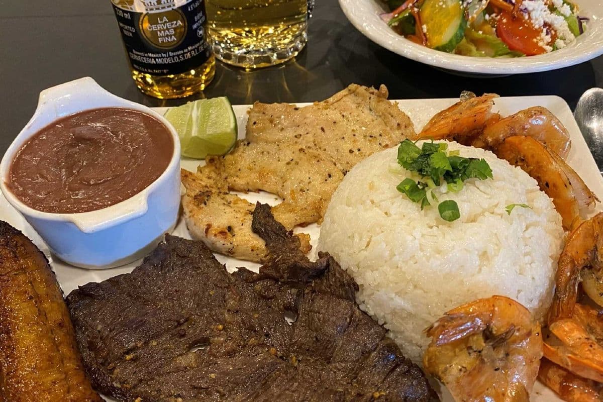 Surf n Turf / Cielo, Mar y Tierra