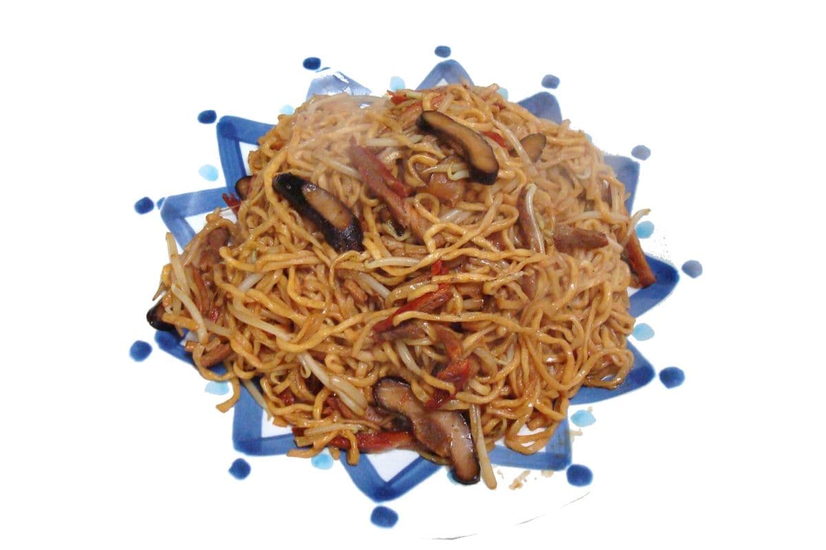 300. Pan-Fried E-Fu Noodle with BBQ Pork 肉絲干燒伊麵