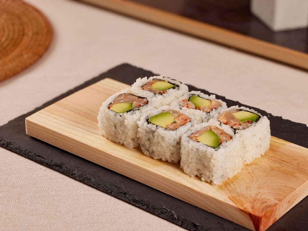 Spicy Scallop Roll (8pcs)