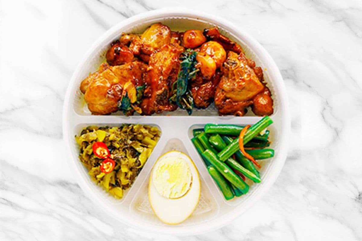 Simmer Chicken with Basil & Triple Sauce Bento Box 三杯雞便當