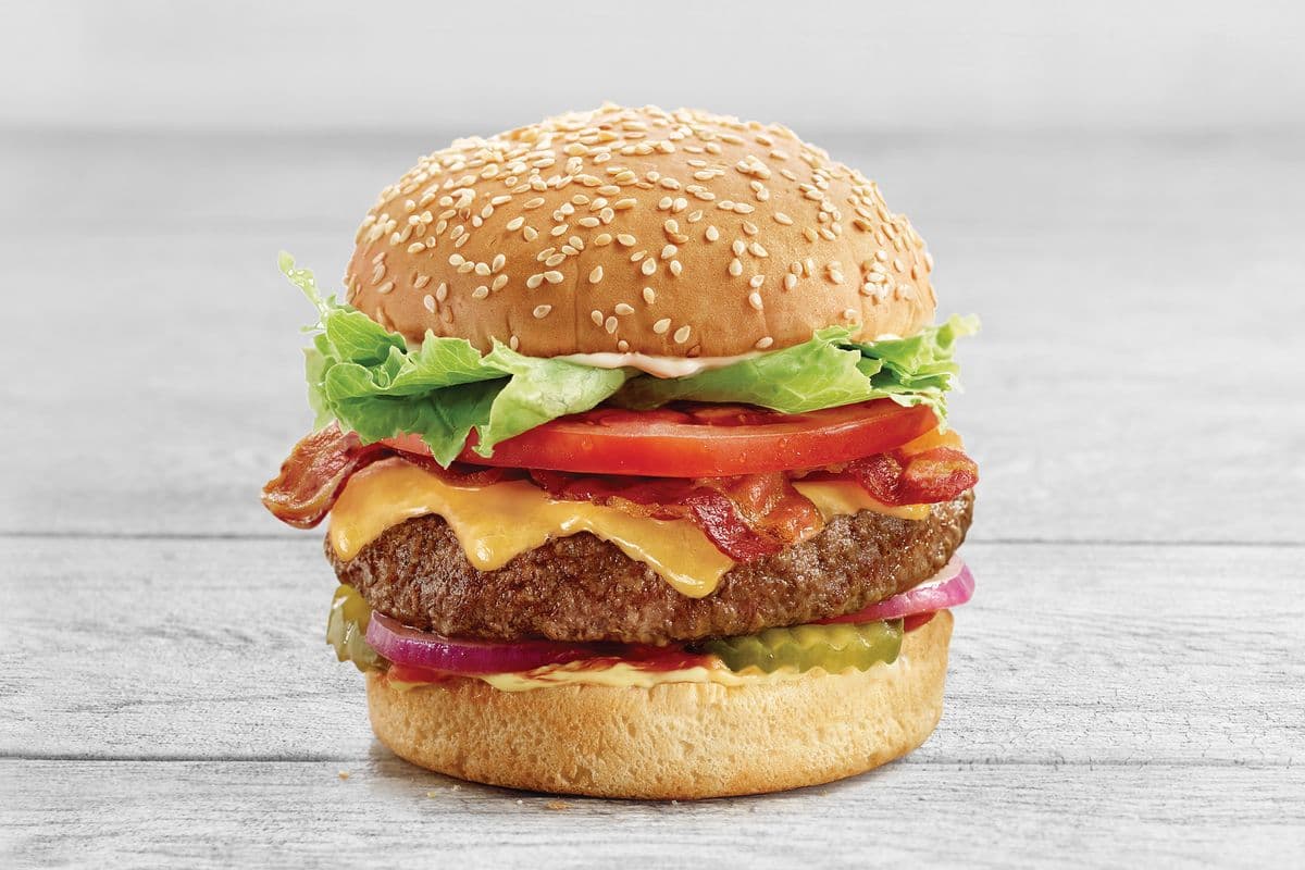 Oncle Burger™ avec cheddar et bacon / Cheddar Bacon Uncle® Burger