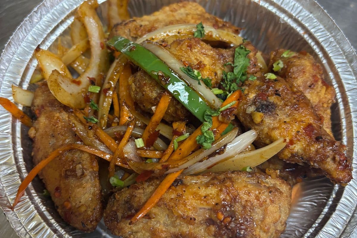 Spice and Pepper Chicken Wings (9 pcs)
