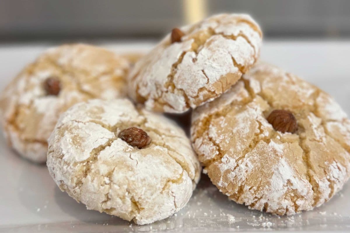 Pack of Six Almond Cookies