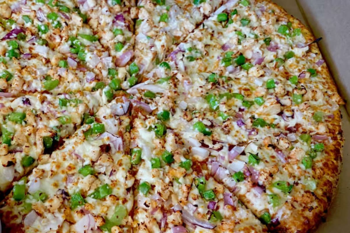 Small-Sized Grilled Chicken Pizza