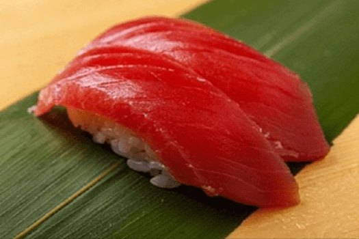 L2. Tuna Sushi (2 pcs) - 吞拿鱼