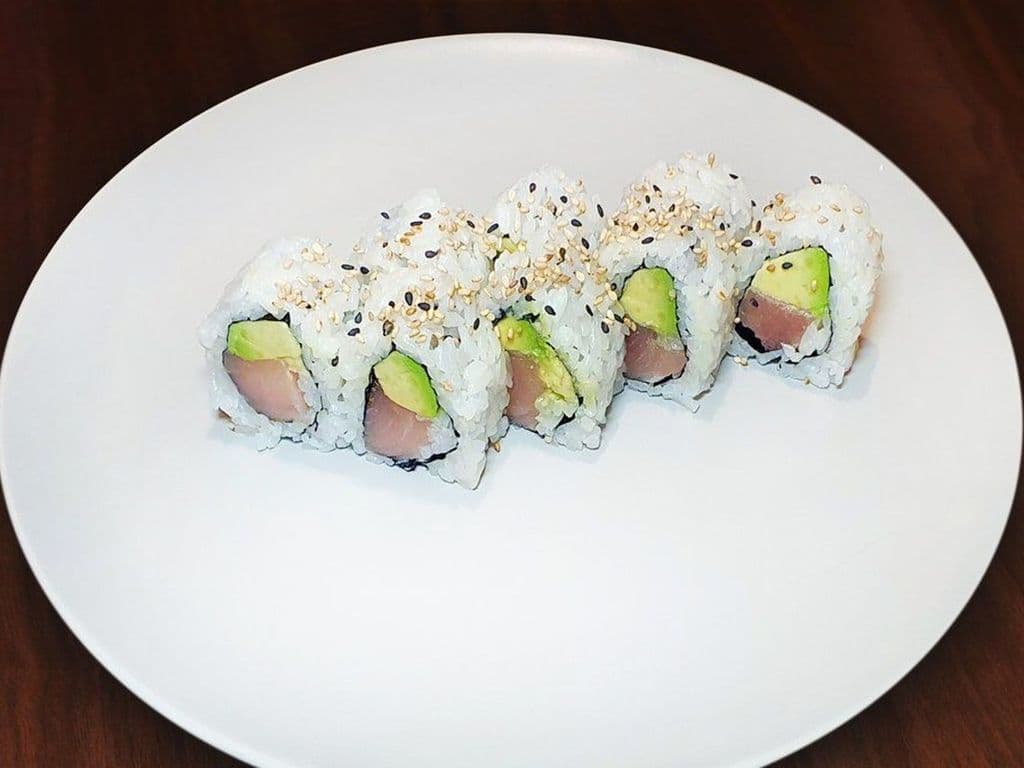 Tuna Avacado Roll