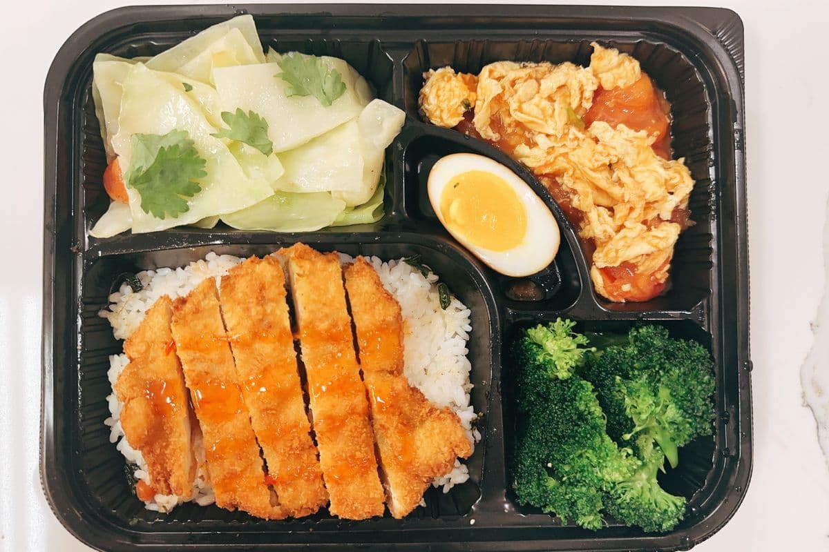 Deep-Fried Chicken Cutlet Bento 炸鸡排饭